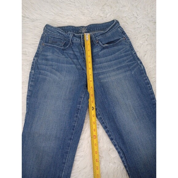 Levi's Womens Jeans Size 6 Capri Demi Curve Mid Rise - Picture 4 of 10